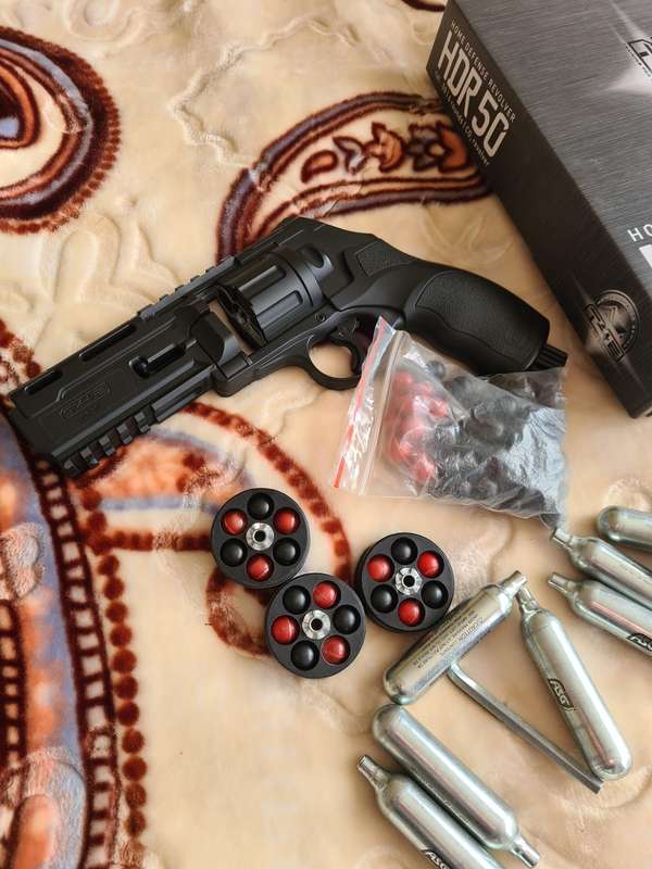 Umarex HDR 50 pistol