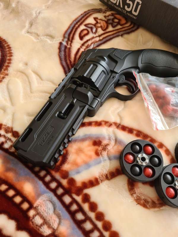Umarex HDR 50 pistol
