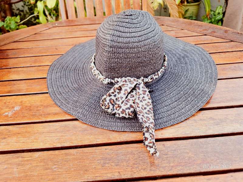 Floppy sun hat