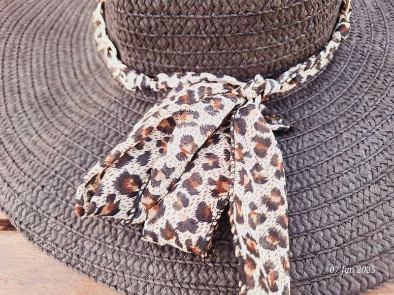 Floppy sun hat