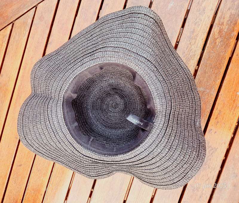 Floppy sun hat