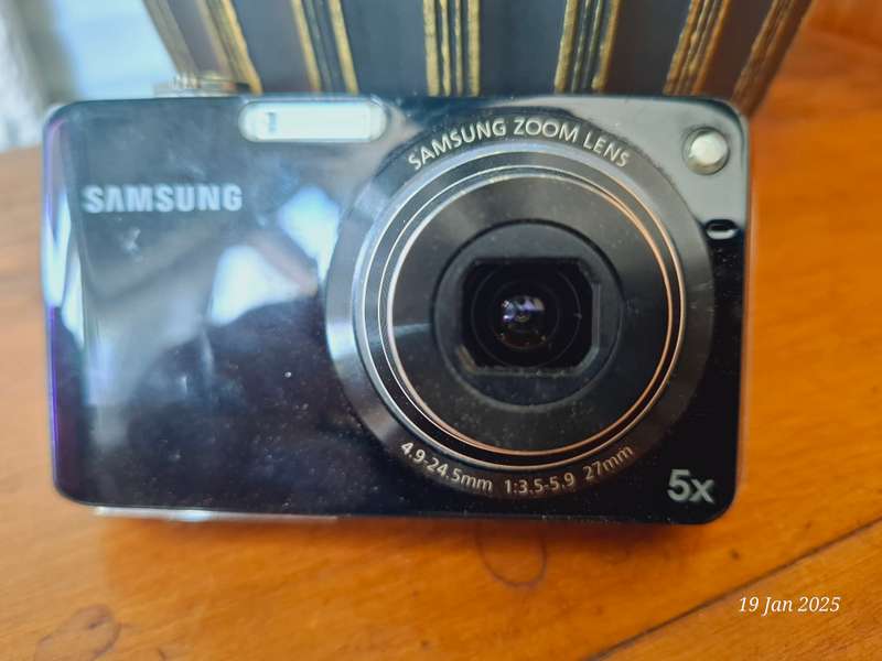 Samsung PL150 digital camera