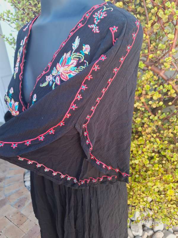 FOREVER 21 Boho Black Embroidered Mini Dress -M