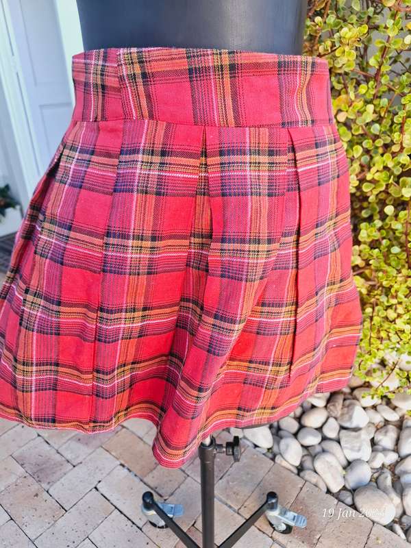 Misguided high waist tartan mini skirt with buckle detail - UK14