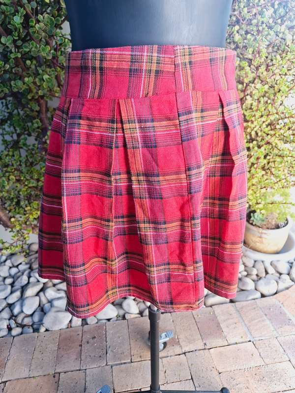 Misguided high waist tartan mini skirt with buckle detail - UK14