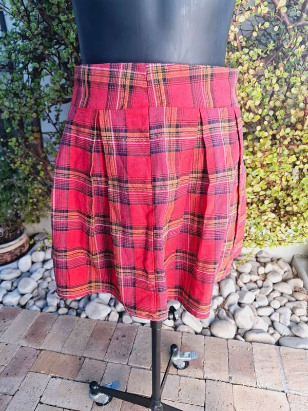Misguided high waist tartan mini skirt with buckle detail - UK14