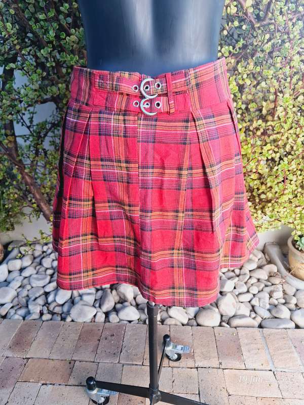 Misguided high waist tartan mini skirt with buckle detail - UK14