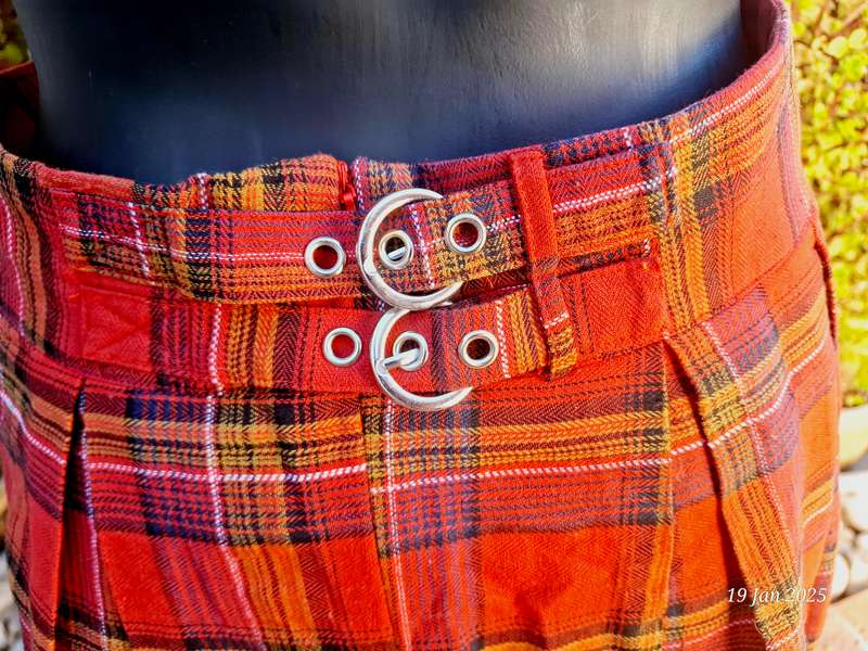 Misguided high waist tartan mini skirt with buckle detail - UK14