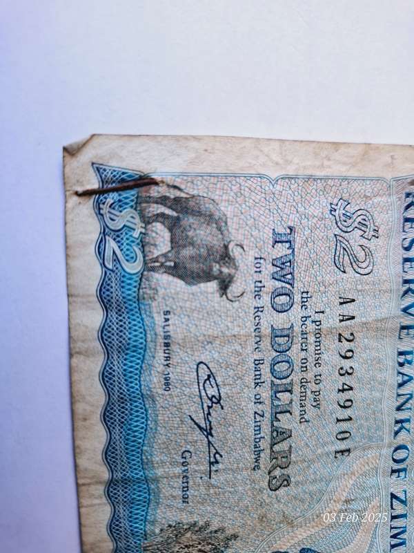Reserve bank of Zimbabwe 2 Dollars circulated bank note of 1980's