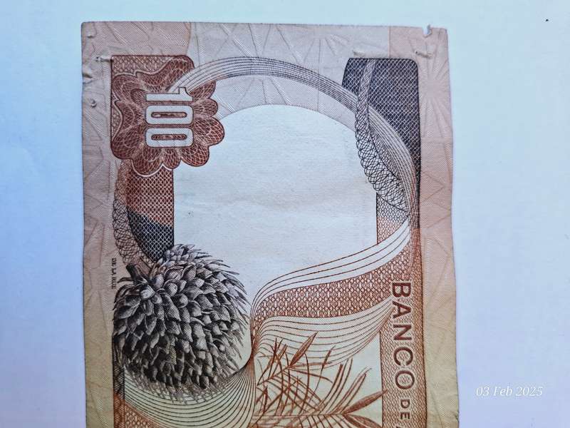 1972 Bank of Angola 100 Escudos bank note
