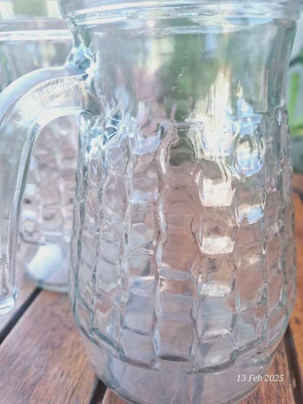 2 x 2LT Glass pitchers