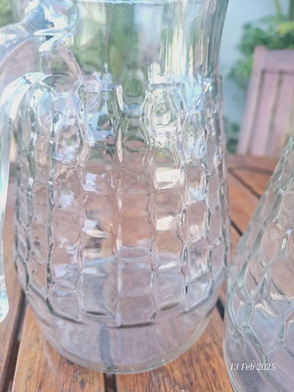 2 x 2LT Glass pitchers