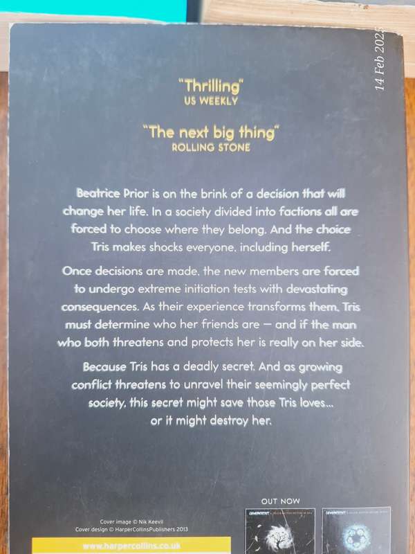 Divergent / Insurgent / Allegiant book set by Veronica Roth