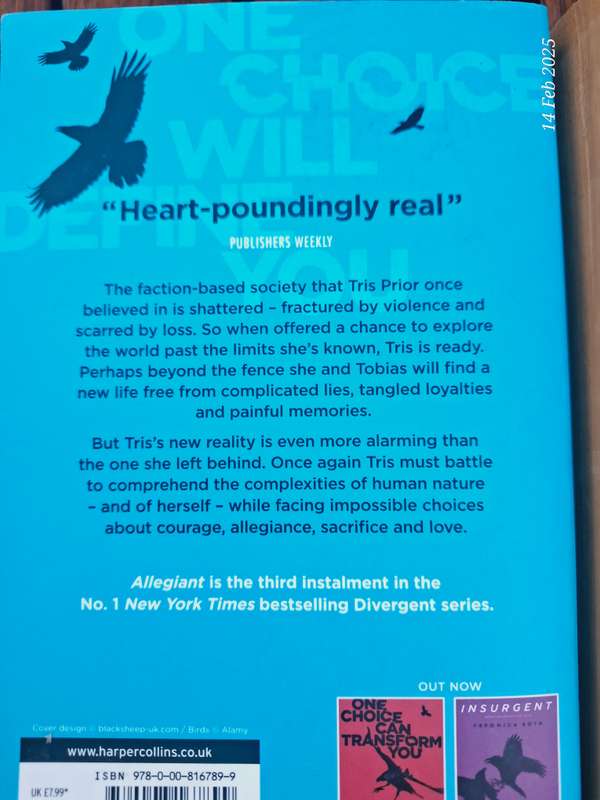 Divergent / Insurgent / Allegiant book set by Veronica Roth