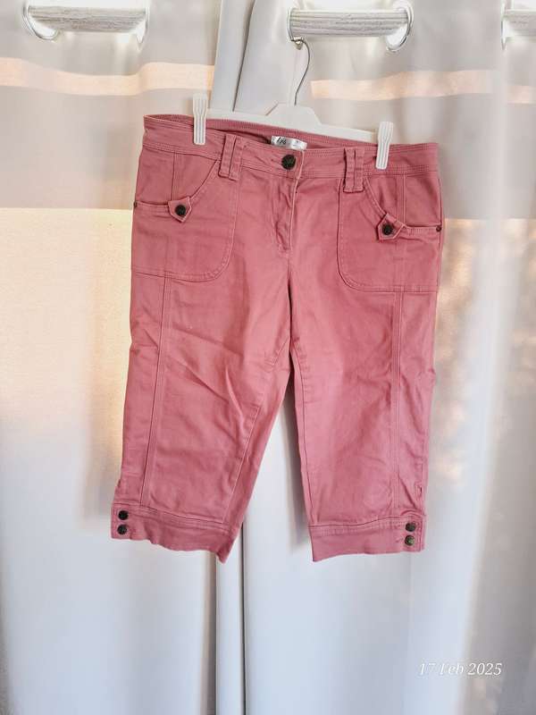 TRS by Truworths coral 3/4 denim shorts. Size 36