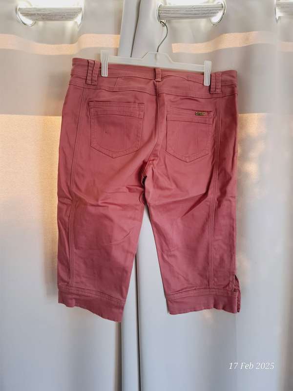 TRS by Truworths coral 3/4 denim shorts. Size 36