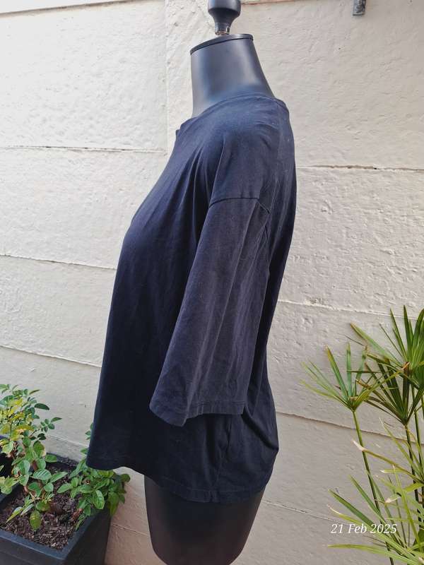 Foschini black tshirt - L