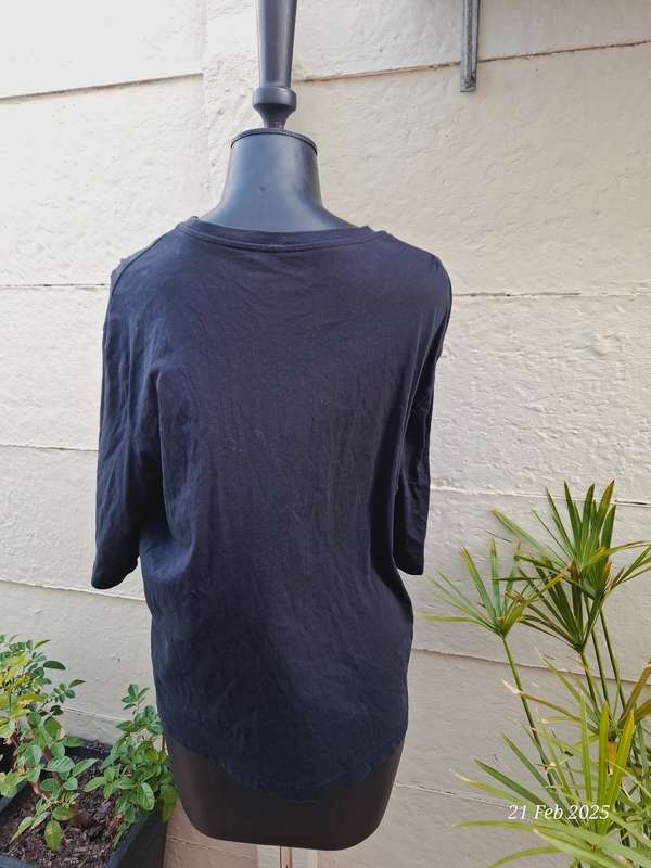Foschini black tshirt - L