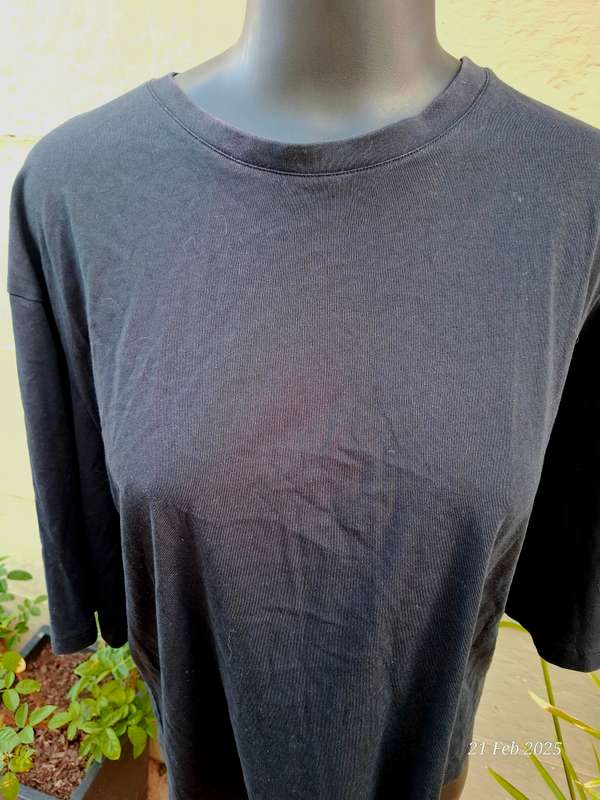 Foschini black tshirt - L