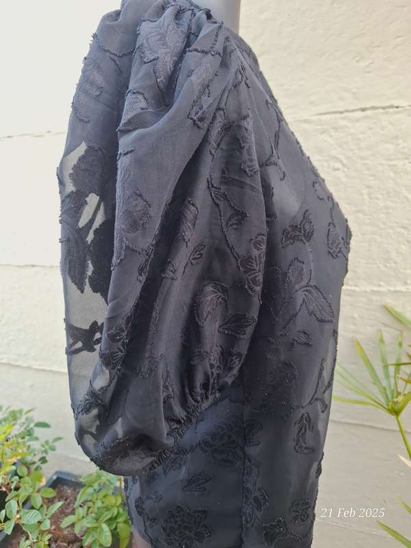 Black lace top - 10/34