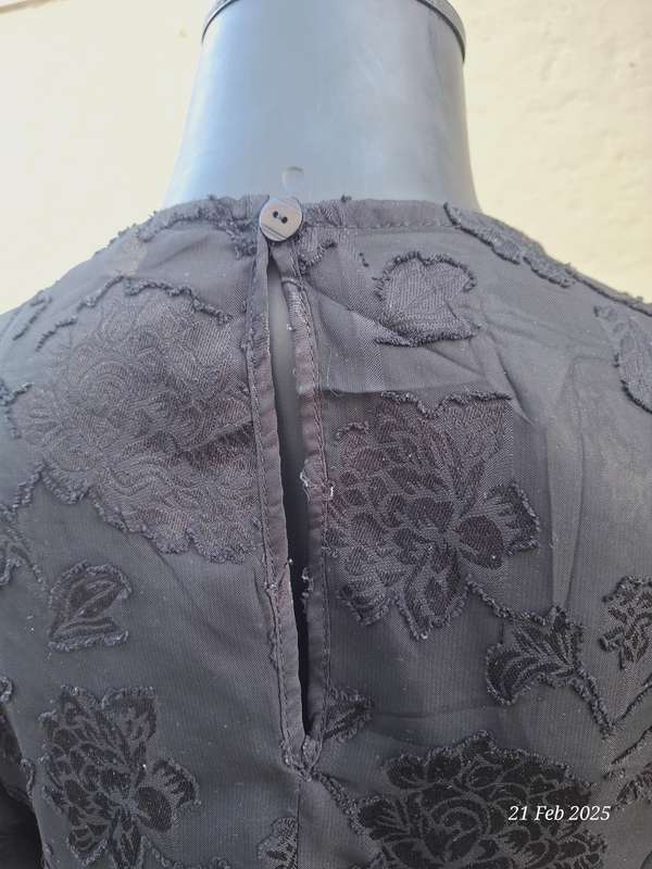 Black lace top - 10/34