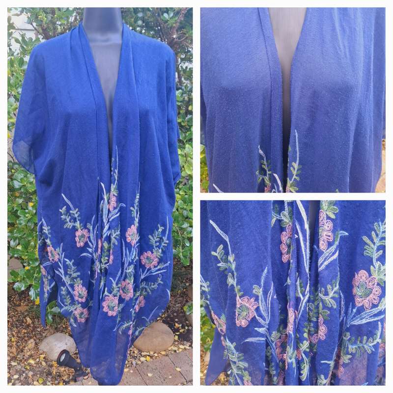 Sheer kimono with floral embroidery