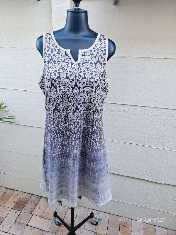 NEW Sleeveless print dress - XXL