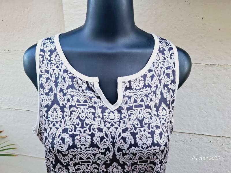 NEW Sleeveless print dress - XXL