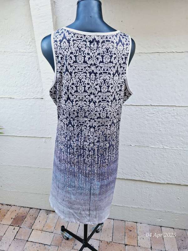 NEW Sleeveless print dress - XXL