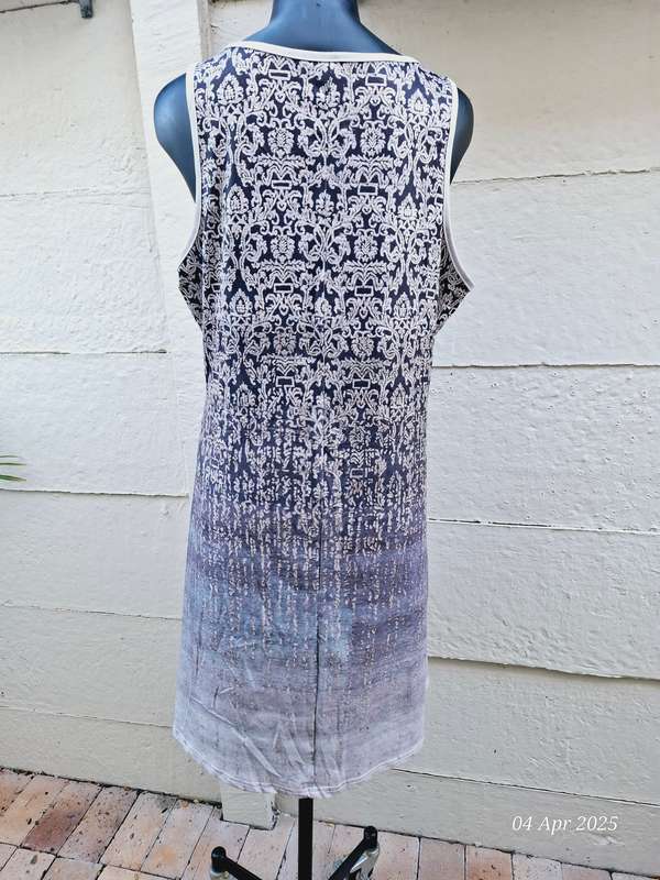 NEW Sleeveless print dress - XXL