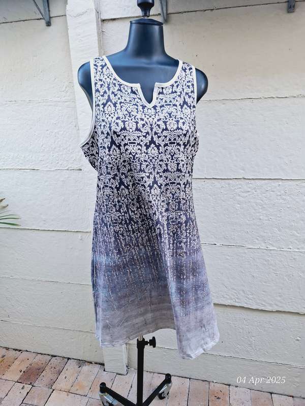 NEW Sleeveless print dress - XXL