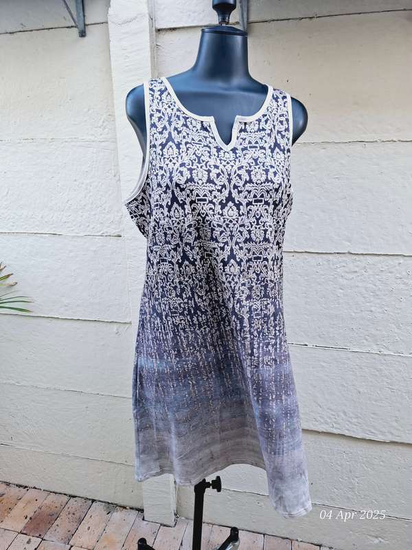 NEW Sleeveless print dress - XXL