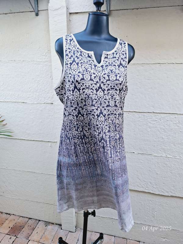 NEW Sleeveless print dress - XXL