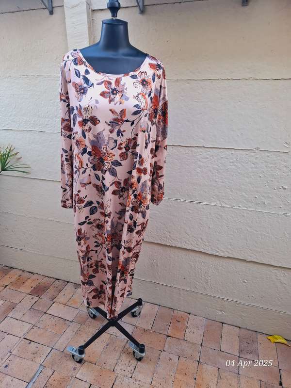 NEW Floral sleep dress Pyjamas - XL