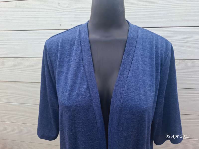 Navy open short sleeve cardigan  Size XL