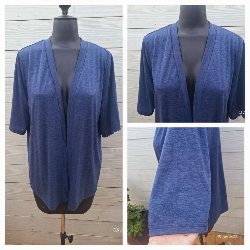 Navy open short sleeve cardigan  Size XL