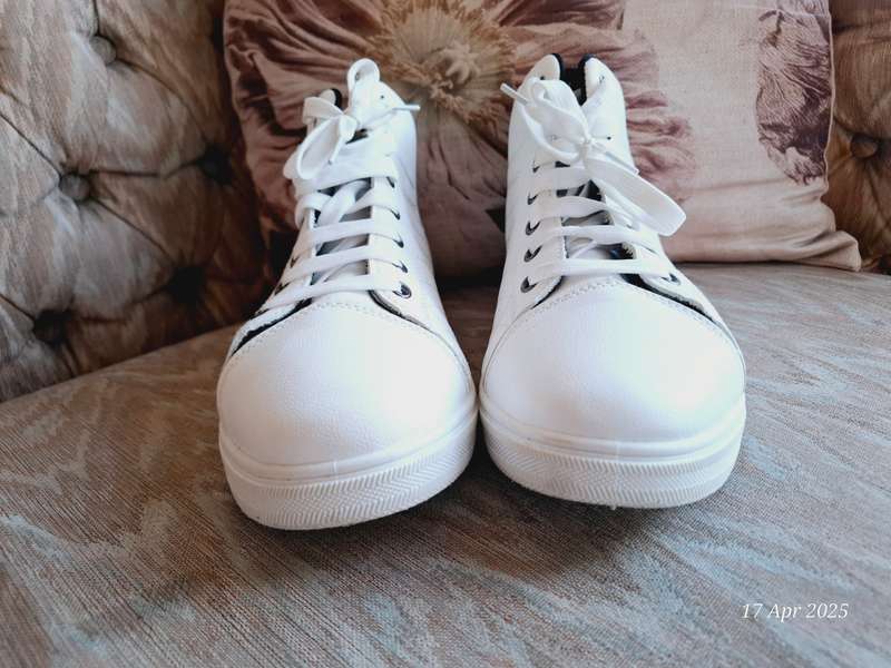 Mens White high top skateboard shoes - 9.5