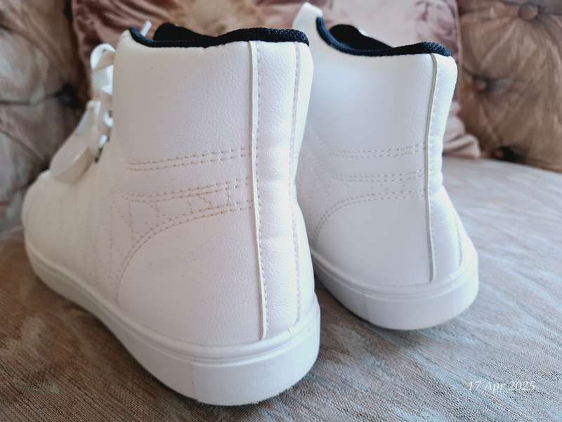 Mens White high top skateboard shoes - 9.5