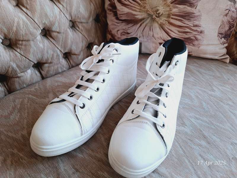 Mens White high top skateboard shoes - 9.5