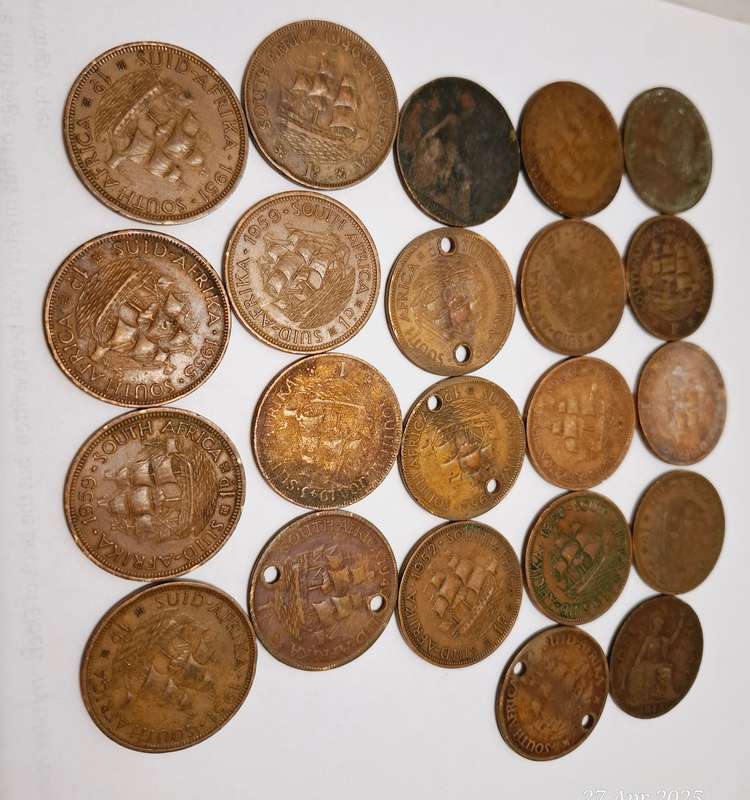 22 x SA 1d Penny circulated coins. Various years between 40's and 50's