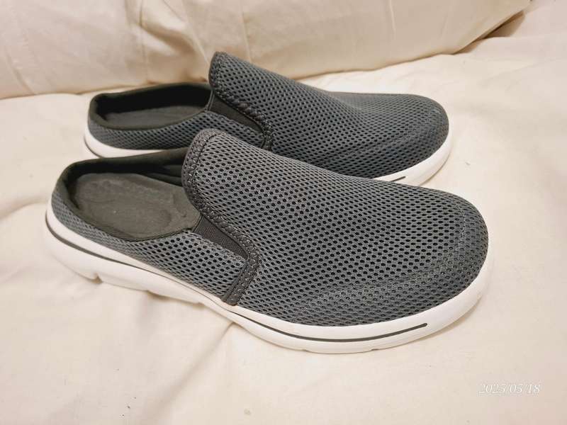 Slip on shoes - 9 - 9.5