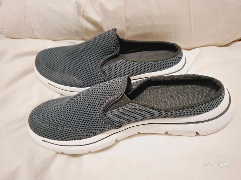 Slip on shoes - 9 - 9.5
