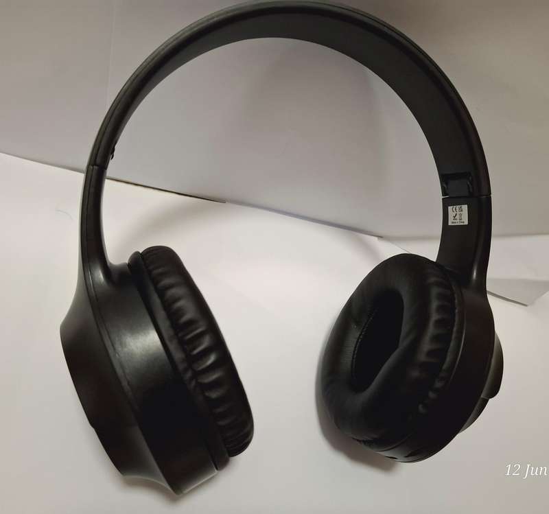 New Retractable Wireless bluetooth Headphones