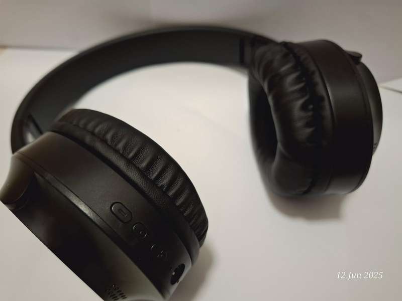 New Retractable Wireless bluetooth Headphones