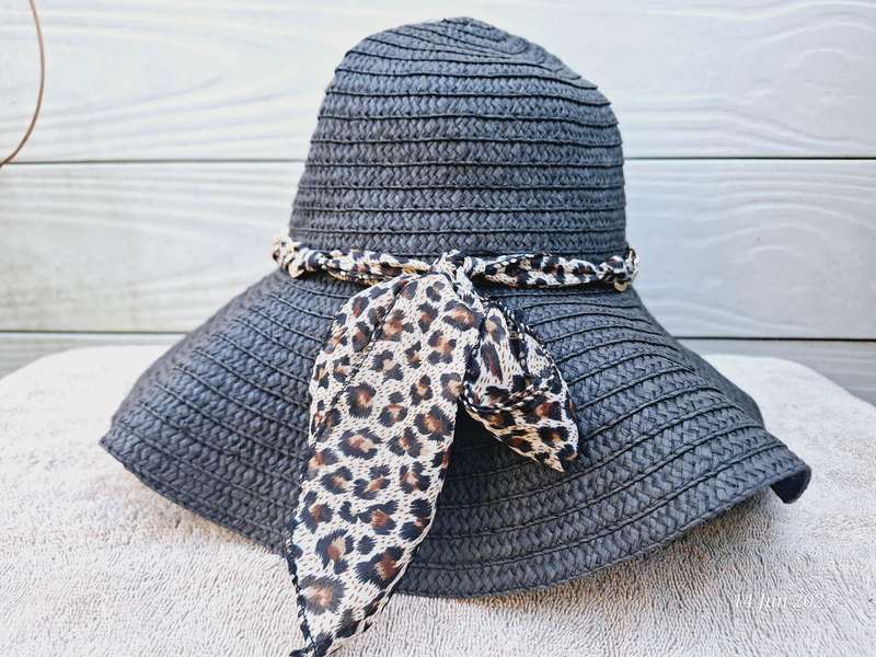 Floppy sun hat