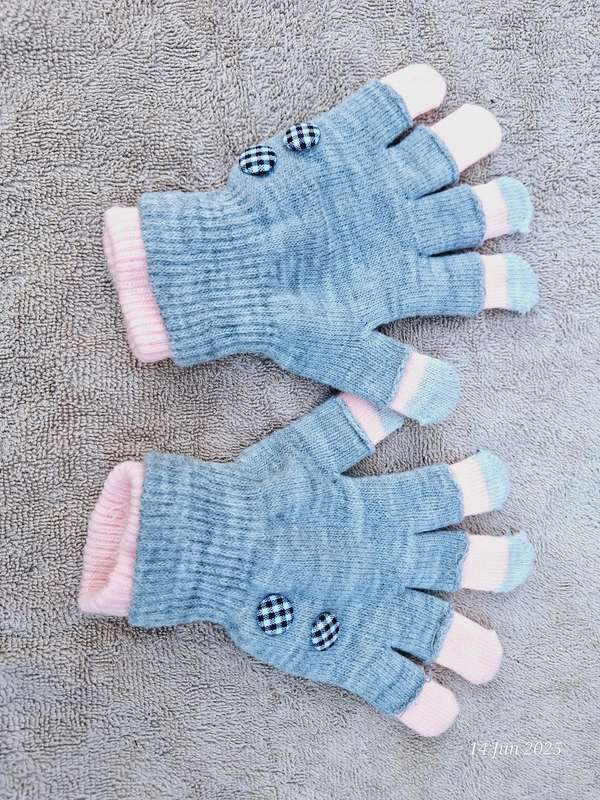 Ladies winter gloves