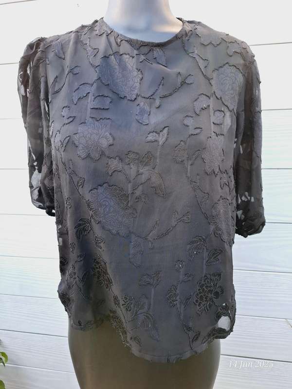 Black lace top - 10/34