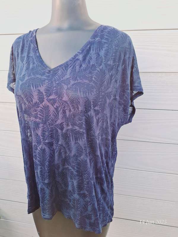 Sheer navy top - L