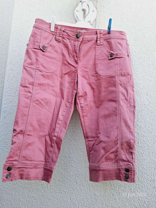 TRS by Truworths coral 3/4 denim shorts. Size 36