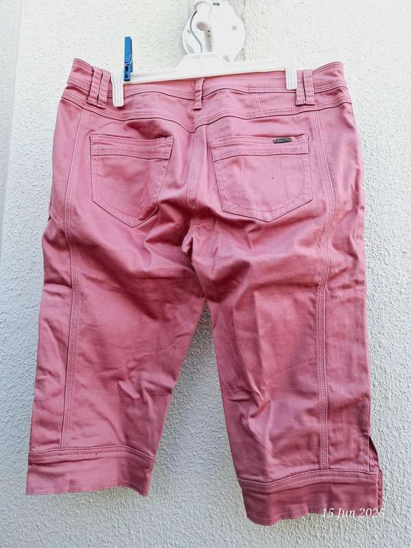 TRS by Truworths coral 3/4 denim shorts. Size 36